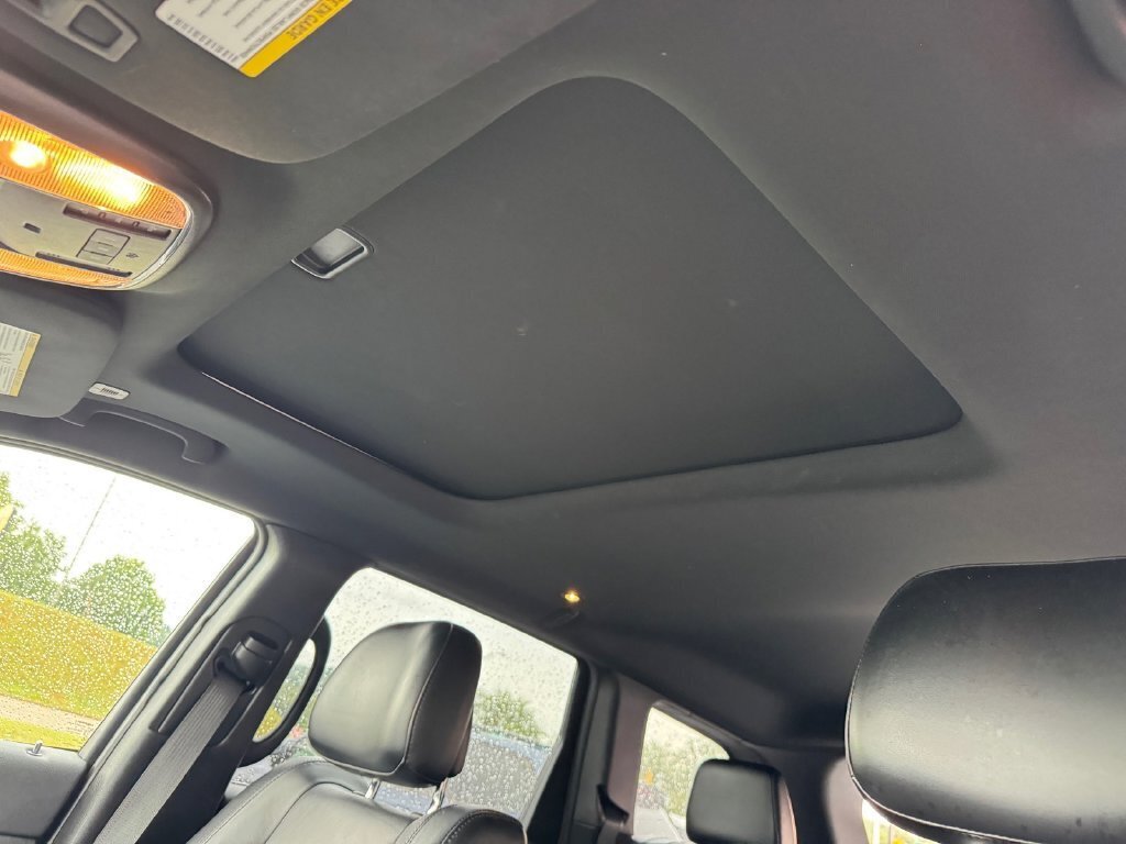 Used 2019 Jeep Grand Cherokee Limited AWD/4WD image 22