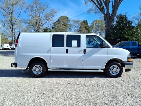 Used 2024 Chevrolet Express 2500 Work Van w/ Driver Convenience Package image 10