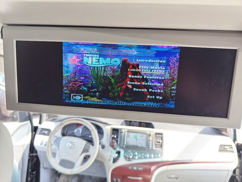 Used 2012 Toyota Sienna XLE w/ XLE Navigation Pkg AWD/4WD image 23