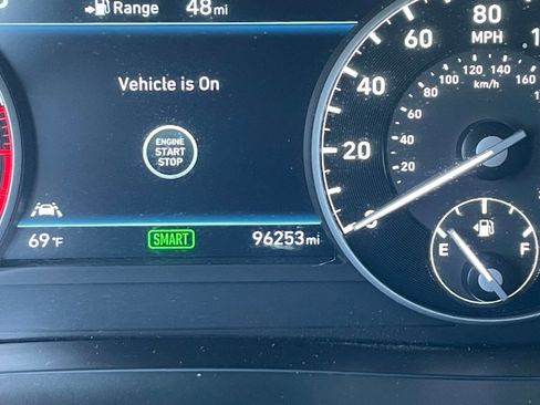 Used 2017 Genesis G90 3.3T Premium image 32