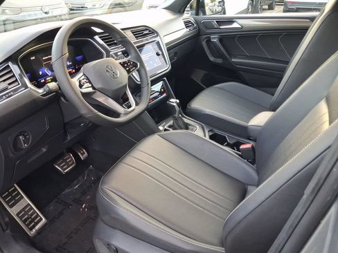 Certified 2023 Volkswagen Tiguan SE R-Line FWD image 13