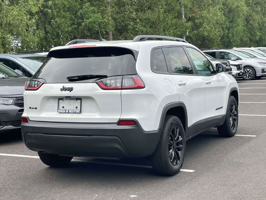 Used 2022 Jeep Cherokee Latitude Plus AWD/4WD image 5