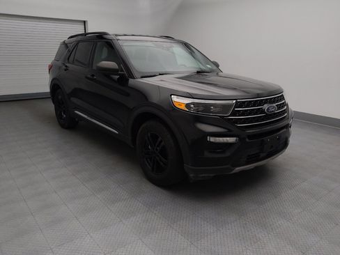 Used 2020 Ford Explorer XLT w/ Equipment Group 202A AWD/4WD image 13
