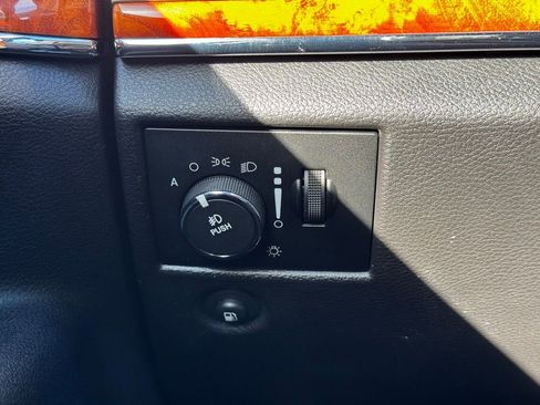 Used 2012 Jeep Grand Cherokee Overland image 30