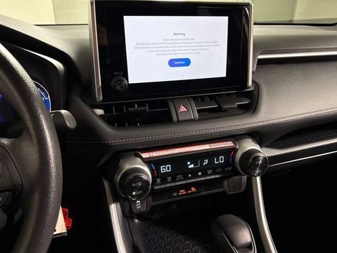 Certified 2025 Toyota RAV4 LE AWD/4WD image 33