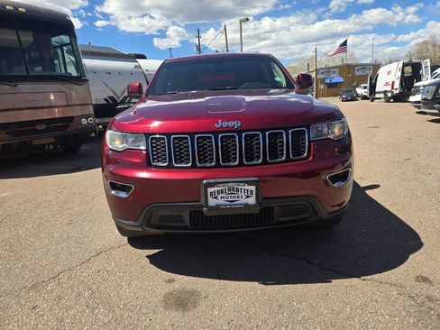 Used 2017 Jeep Grand Cherokee Laredo w/ Quick Order Package 23E image 2