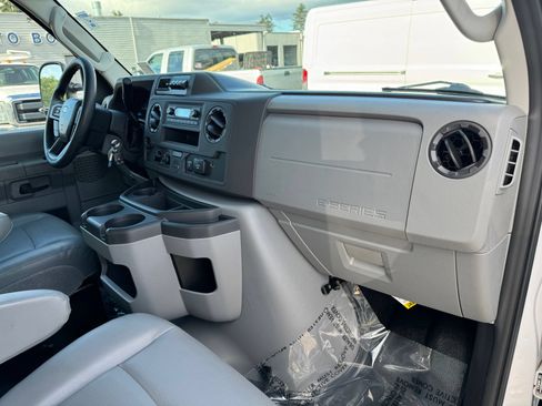 Used 2023 Ford E-450 and Econoline 450 Super Duty w/ Power Windows & Locks Group RWD image 35