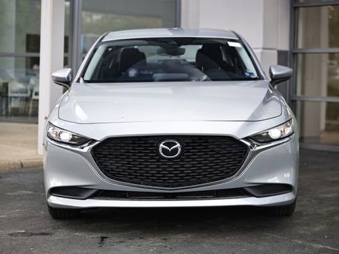 Used 2021 MAZDA MAZDA3 Sedan FWD image 2