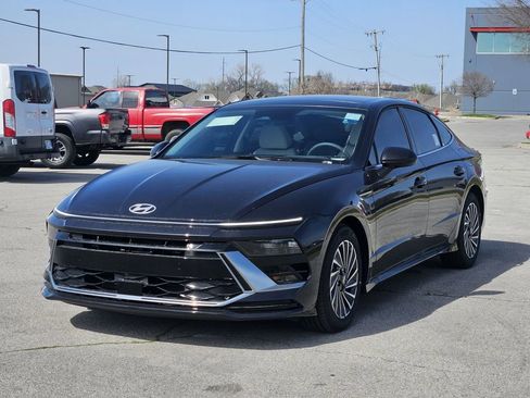 New 2026 Hyundai Sonata SEL FWD image 3