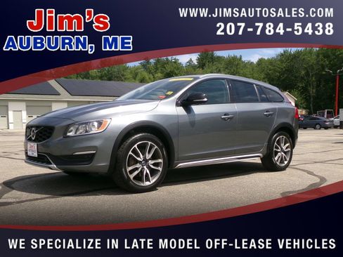 Used 2018 Volvo V60 T5 Cross Country AWD/4WD image 1