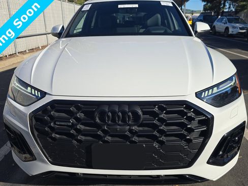 Used 2024 Audi Q5 2.0T Prestige w/ Prestige Package image 2