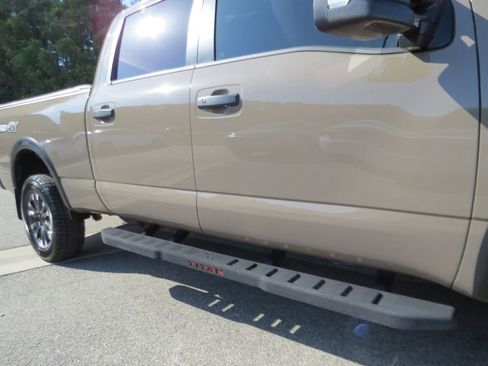 Used 2024 Nissan Titan PRO-4X w/ Pro-4x Convenience Package AWD/4WD image 15