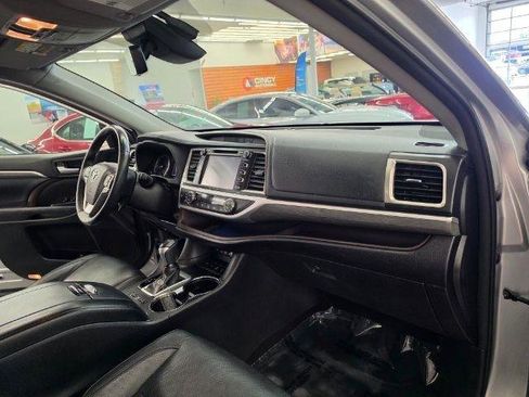 Used 2018 Toyota Highlander Limited Platinum w/ Protection Package #3 AWD/4WD image 8