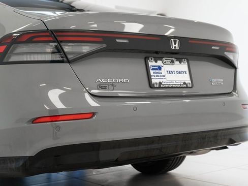 Used 2024 Honda Accord Touring image 9