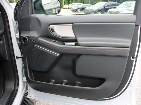 Used 2025 Ford Expedition Max Active AWD/4WD image 17