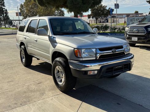 Used 2002 Toyota 4Runner SR5 image 4