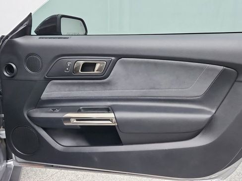 Used 2020 Ford Mustang Shelby GT350 w/ Technology Package image 32