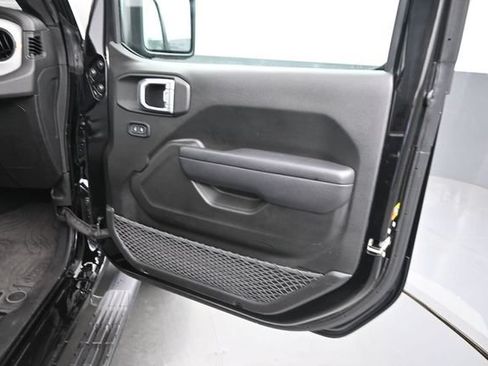 Used 2024 Jeep Wrangler Unlimited AWD/4WD image 20