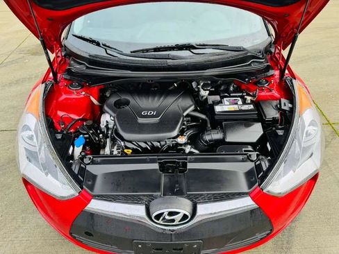 Used 2017 Hyundai Veloster image 17