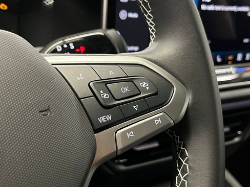 New 2026 Volkswagen Tiguan SE image 28