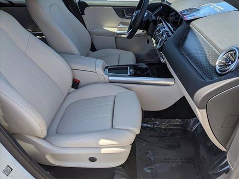 Certified 2025 Mercedes-Benz GLA 250 image 19