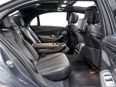 Used 2019 Mercedes-Benz S 560 4MATIC Sedan w/ Premium Package image 29