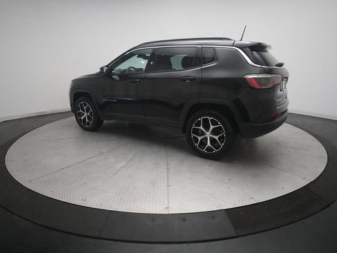 Used 2024 Jeep Compass Latitude AWD/4WD image 32