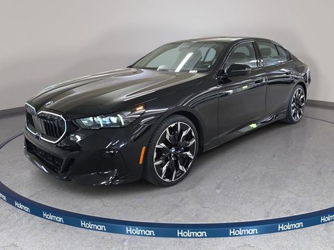 Used 2026 BMW 530i w/ M Sport Package RWD image 1
