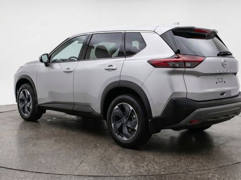Used 2025 Nissan Rogue SV AWD/4WD image 6