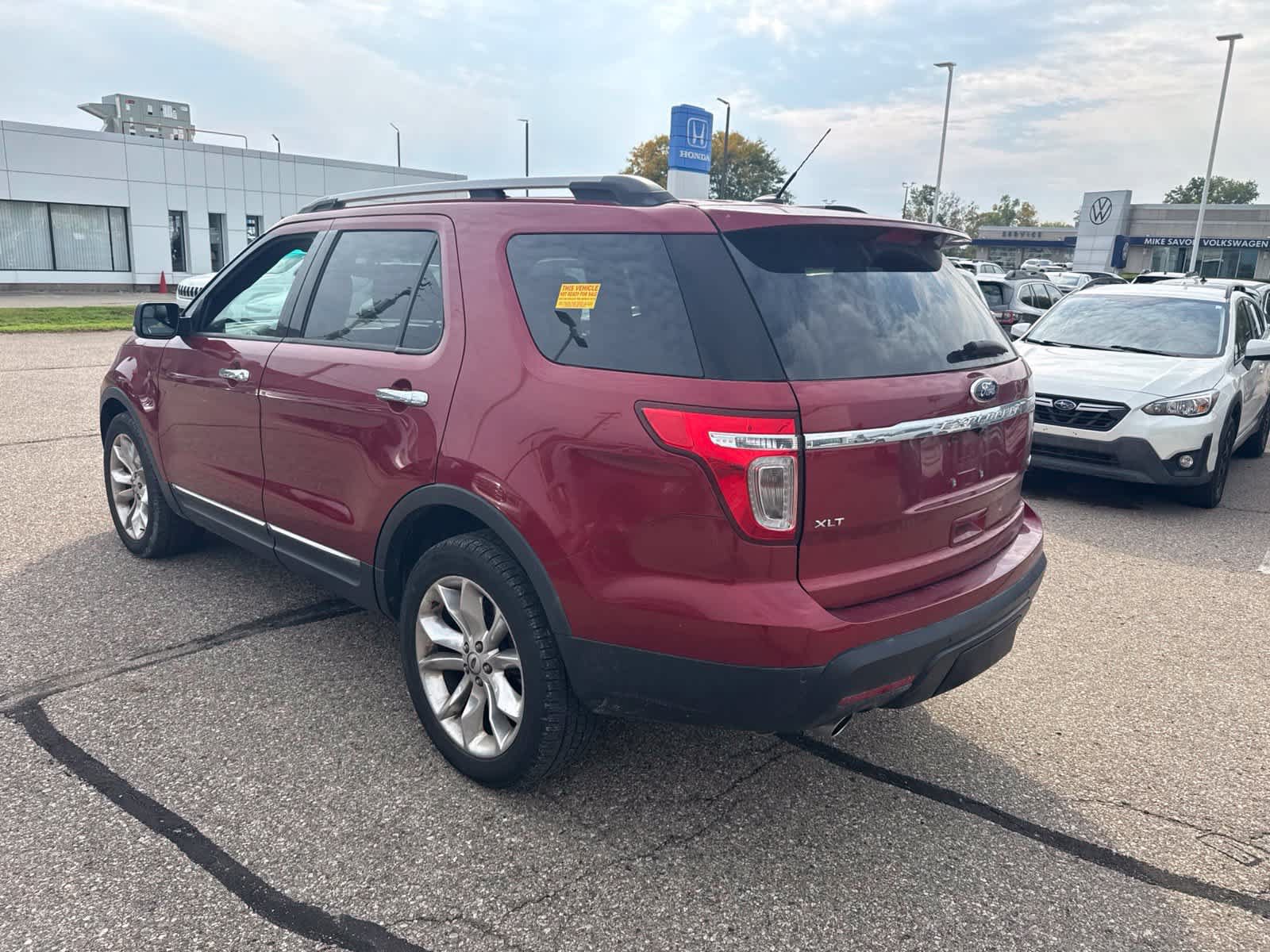 Used 2014 Ford Explorer XLT w/ Equipment Group 202A AWD/4WD image 2
