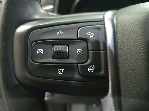 Used 2023 GMC Yukon SLT w/ SLT Premium Package image 17