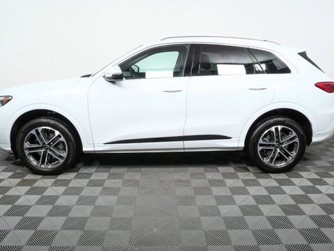 Certified 2025 Audi Q5 Premium w/ Convenience Package image 31