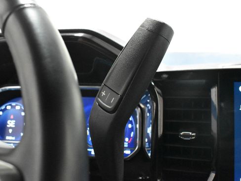 Used 2023 Chevrolet Silverado 1500 LT AWD/4WD image 12