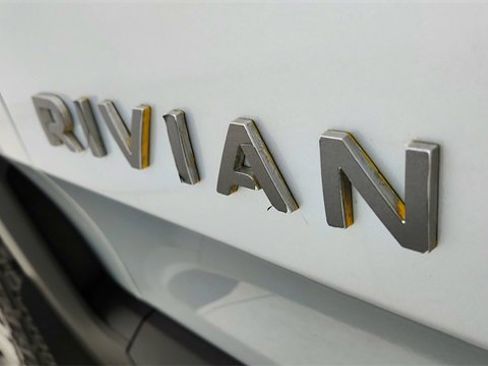 Used 2023 Rivian R1S Launch Edition image 17