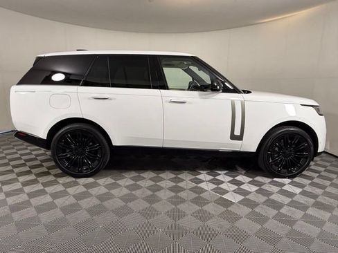 Used 2024 Land Rover Range Rover SE AWD/4WD image 8