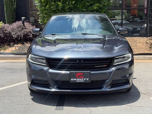 Used 2019 Dodge Charger SXT RWD image 3