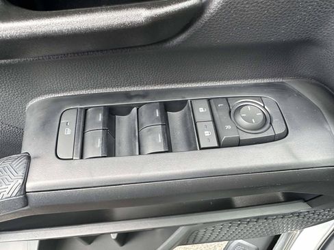 Used 2026 Toyota Tacoma SR5 AWD/4WD image 18