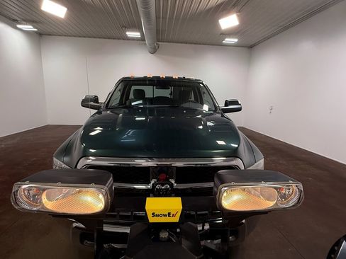 Used 2018 RAM 3500 SLT w/ Snow Chief Group image 46