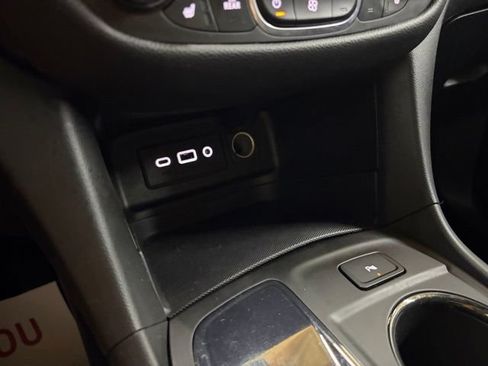 Used 2022 Chevrolet Equinox RS FWD image 62