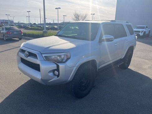 Used 2019 Toyota 4Runner SR5 Premium image 3