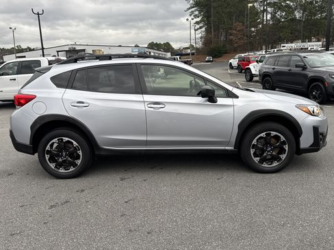 Used 2023 Subaru Crosstrek 2.0i image 2
