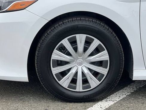 Used 2021 Toyota Camry LE FWD image 32