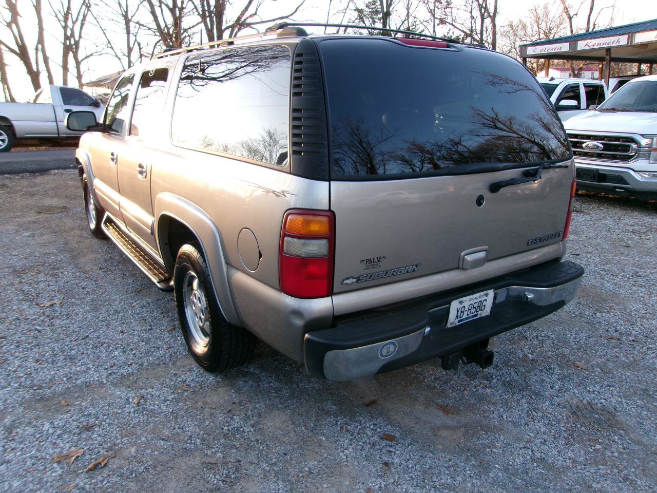 Used 2001 Chevrolet Suburban LT w/ LT Preferred Equipment Group RWD image 11
