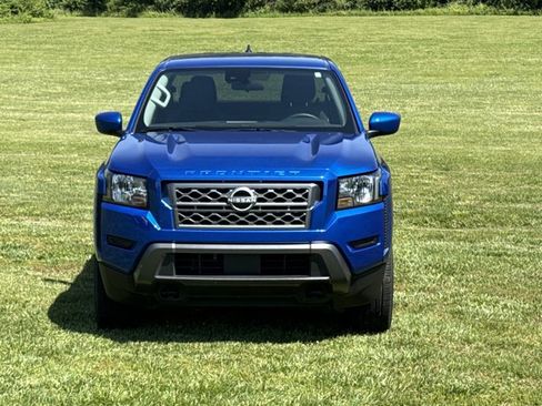 Certified 2024 Nissan Frontier SV AWD/4WD image 2