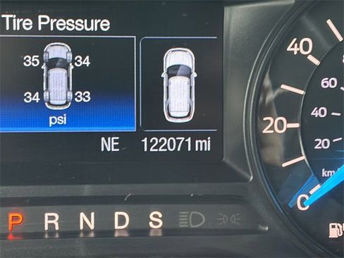 Used 2016 Ford Explorer XLT image 25