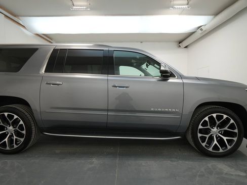 Used 2020 Chevrolet Suburban LT image 10