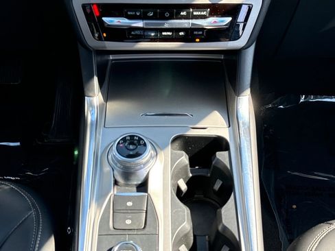 Certified 2022 Ford Explorer XLT w/ Equipment Group 202A image 14