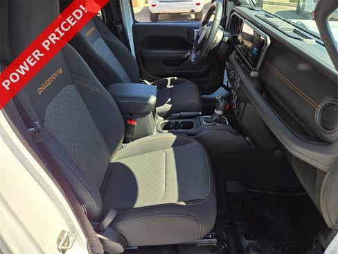 Used 2024 Jeep Gladiator Mojave image 18