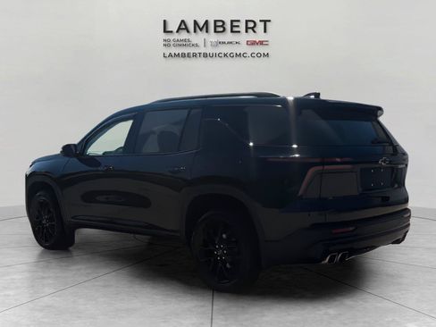 Used 2024 Chevrolet Traverse LT w/ Midnight/Sport Edition AWD/4WD image 3