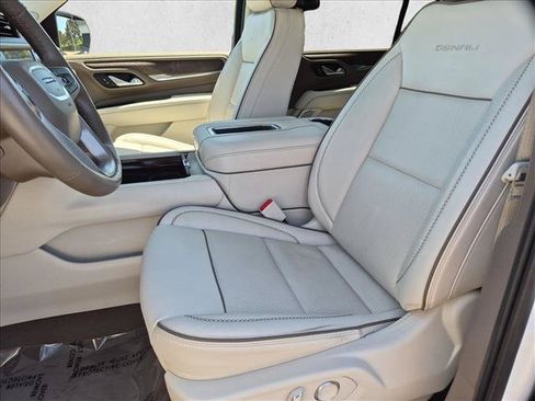 Used 2024 GMC Yukon XL Denali w/ Advanced Technology Package AWD/4WD image 16